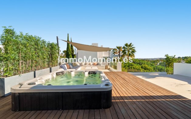 Resale - Detached villa - Marbella - Nueva Andalucía