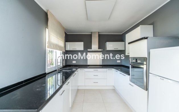Resale - Detached villa - Marbella - Costabella