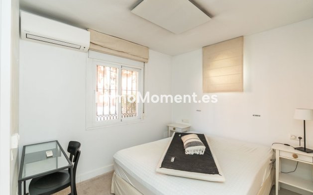 Resale - Detached villa - Marbella - Costabella