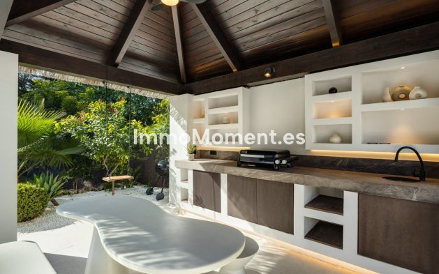 Resale - Detached villa - Marbella - Nueva Andalucía
