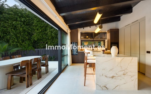 Resale - Detached villa - Marbella - Nueva Andalucía