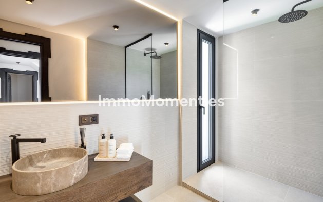 Resale - Detached villa - Marbella - Nueva Andalucía
