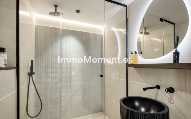 Resale - Detached villa - Marbella - Nueva Andalucía
