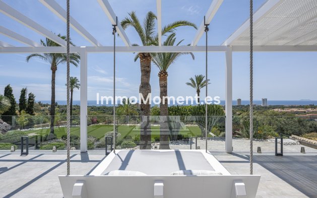 Resale - Detached villa - Marbella - Elviria