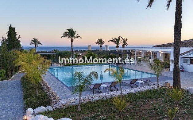 Resale - Detached villa - Marbella - Elviria