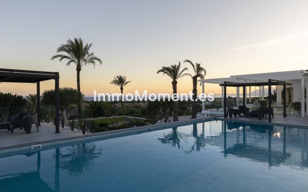 Resale - Detached villa - Marbella - Elviria
