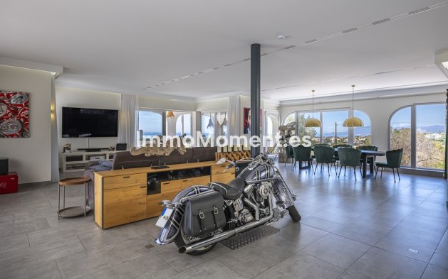 Resale - Detached villa - Marbella - Elviria