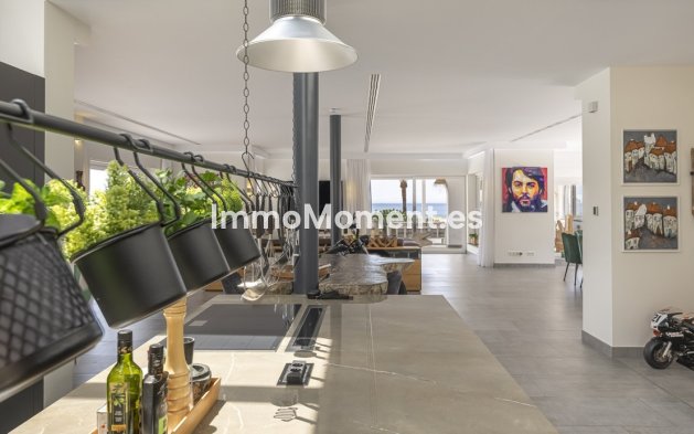 Resale - Detached villa - Marbella - Elviria