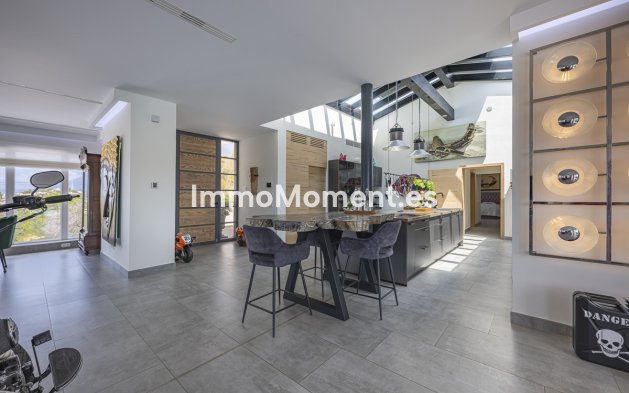 Resale - Detached villa - Marbella - Elviria