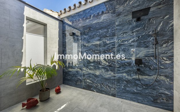 Resale - Detached villa - Marbella - Elviria