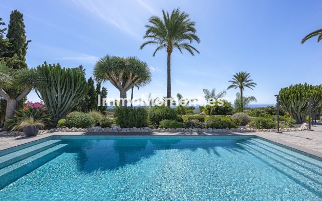 Resale - Detached villa - Marbella - Elviria