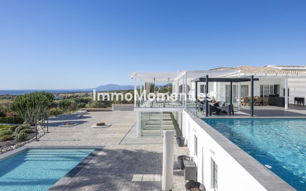 Resale - Detached villa - Marbella - Elviria