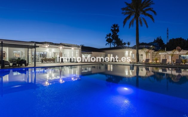 Resale - Detached villa - Marbella - Elviria