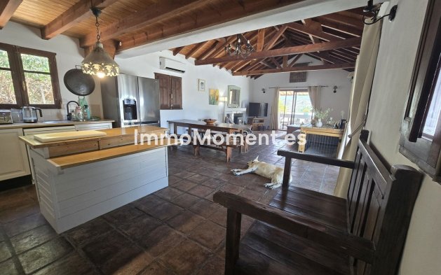 Bestaande woning - Vrijstaande villa - Binnenland  - Monda