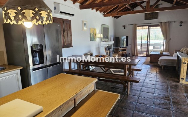 Bestaande woning - Vrijstaande villa - Binnenland  - Monda