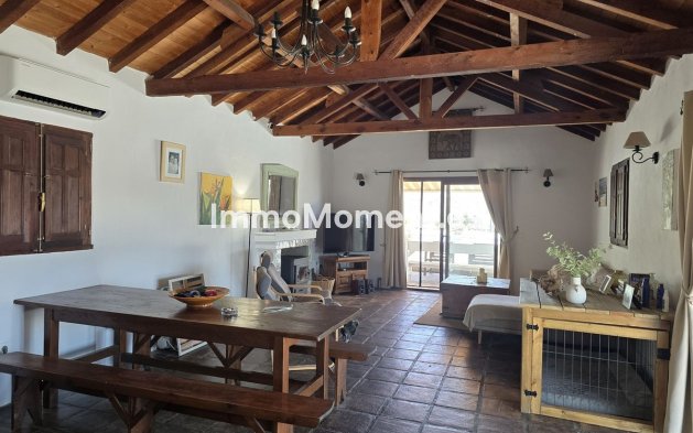 Bestaande woning - Vrijstaande villa - Binnenland  - Monda