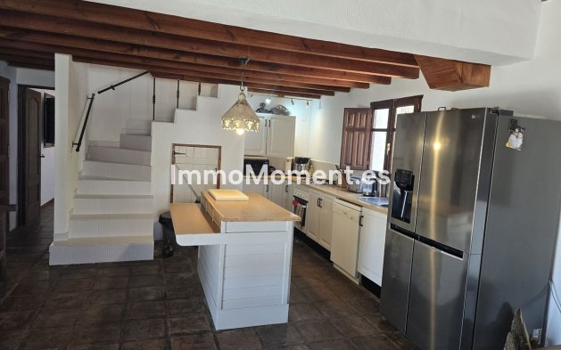 Bestaande woning - Vrijstaande villa - Binnenland  - Monda