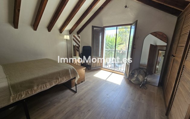 Bestaande woning - Vrijstaande villa - Binnenland  - Monda
