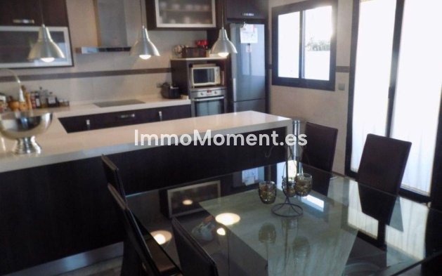 Reventa - Villa independiente - Estepona  - Estepona Centro