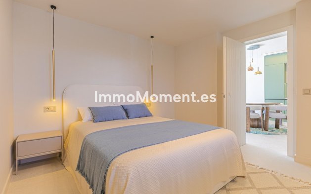 Resale - Apartment - Marbella - Nueva Andalucía
