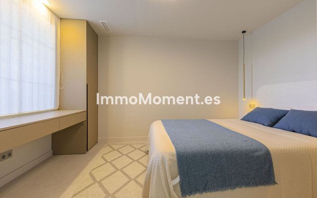 Resale - Apartment - Marbella - Nueva Andalucía