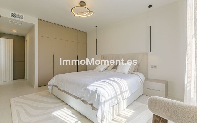 Resale - Apartment - Marbella - Nueva Andalucía