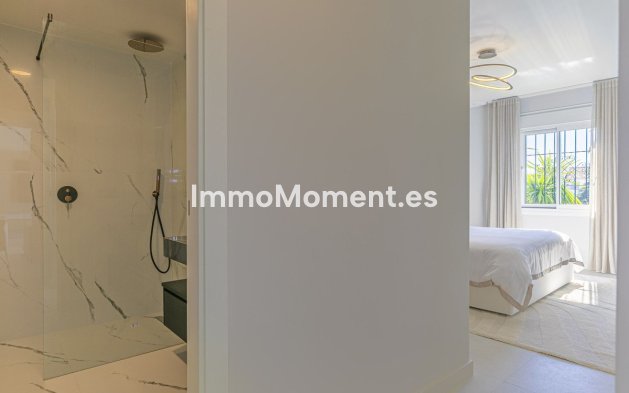 Resale - Apartment - Marbella - Nueva Andalucía