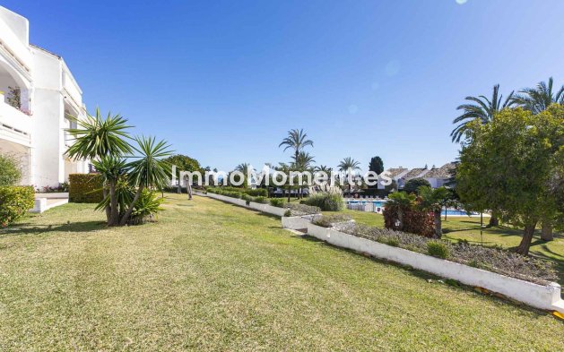 Resale - Apartment - Marbella - Nueva Andalucía