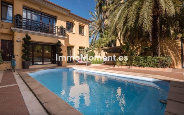 Bestaande woning - Vrijstaande villa - Marbella - Puerto Banús