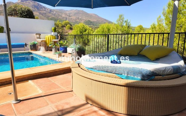 Bestaande woning - Vrijstaande villa - Binnenland  - Alhaurín el Grande Centro
