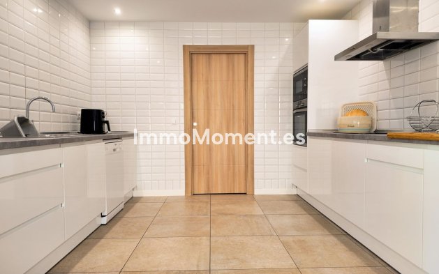 Bestaande woning - Vrijstaande villa - Binnenland  - Alhaurín el Grande Centro