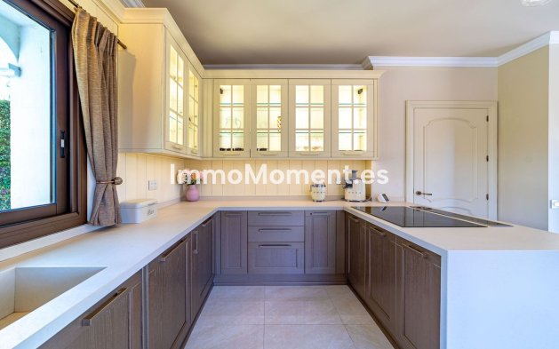 Bestaande woning - Vrijstaande villa - Estepona  - Atalaya