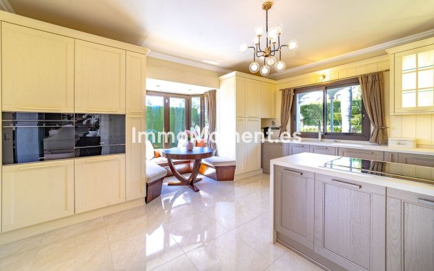 Bestaande woning - Vrijstaande villa - Estepona  - Atalaya