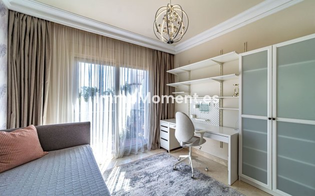 Bestaande woning - Vrijstaande villa - Estepona  - Atalaya