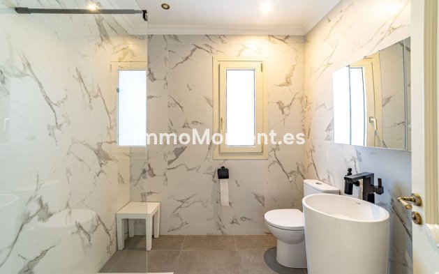 Bestaande woning - Vrijstaande villa - Estepona  - Atalaya