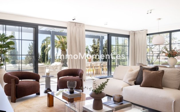 Resale - Detached villa - Estepona - Estepona Centro