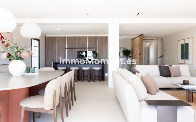 Resale - Detached villa - Estepona - Estepona Centro