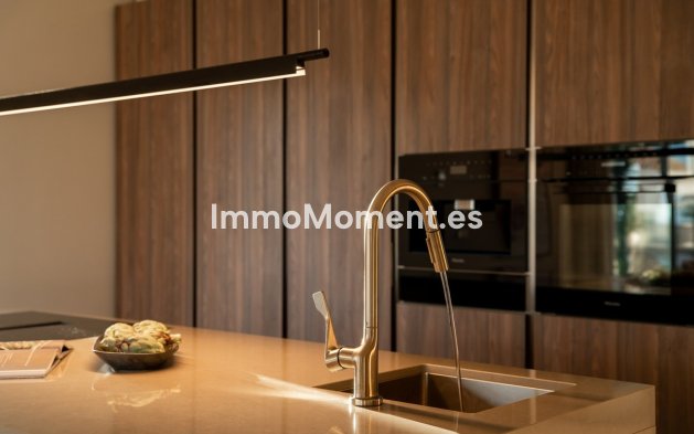 Resale - Detached villa - Estepona - Estepona Centro