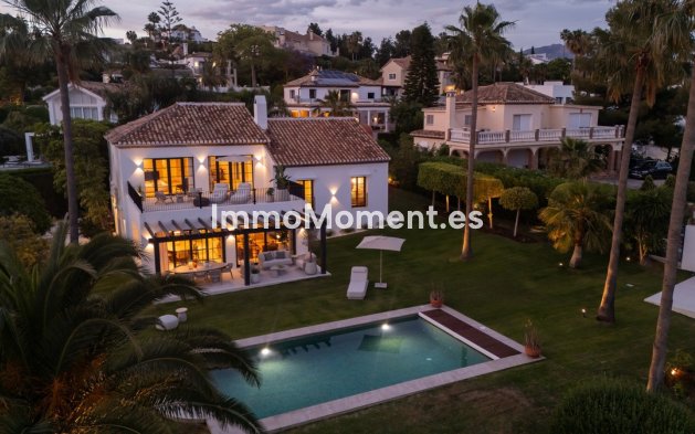Resale - Detached villa - Estepona - Estepona Centro