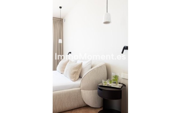 Resale - Detached villa - Estepona - Estepona Centro