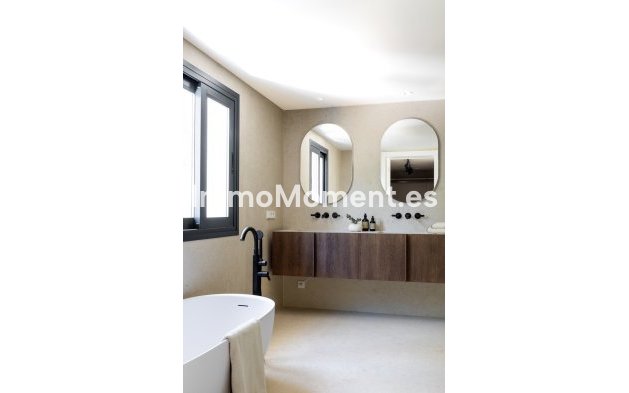 Resale - Detached villa - Estepona - Estepona Centro