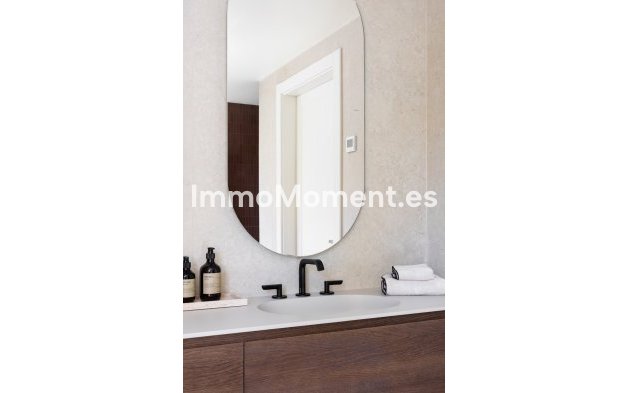 Resale - Detached villa - Estepona - Estepona Centro