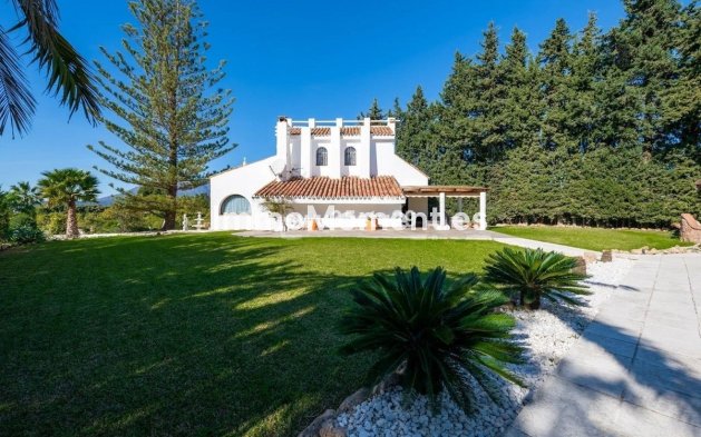 Resale - Plot - Estepona - Estepona Centro