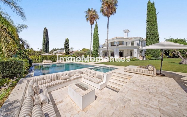 Resale - Detached villa - Marbella - Nueva Andalucía