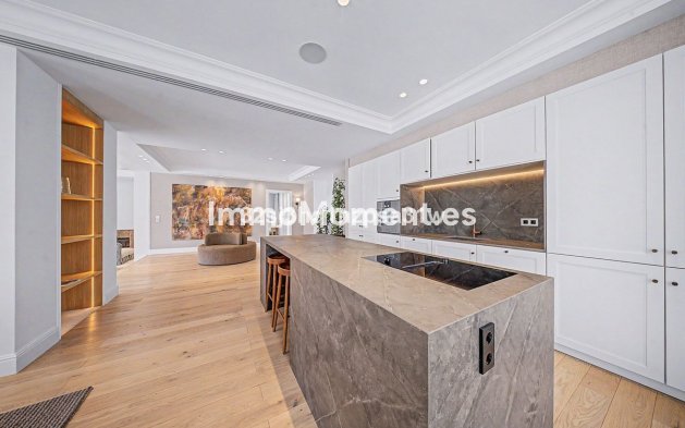 Resale - Detached villa - Marbella - Nueva Andalucía