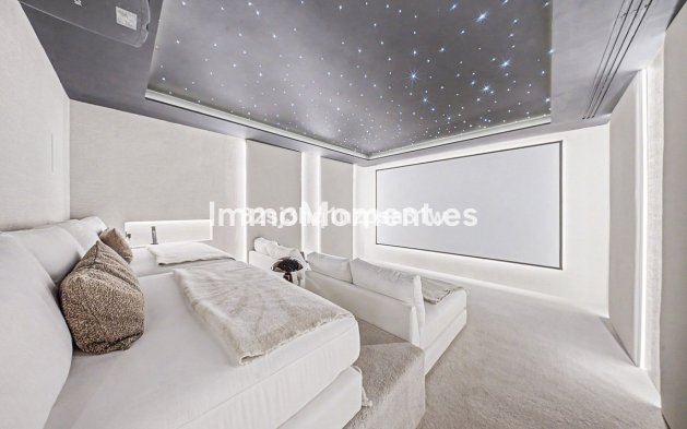 Resale - Detached villa - Marbella - Nueva Andalucía
