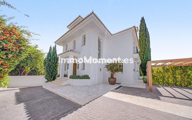 Resale - Detached villa - Marbella - Nueva Andalucía