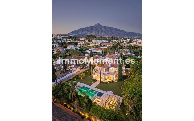 Resale - Detached villa - Marbella - Nueva Andalucía