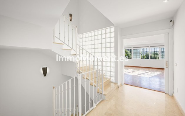 Resale - Detached villa - Marbella - Nueva Andalucía