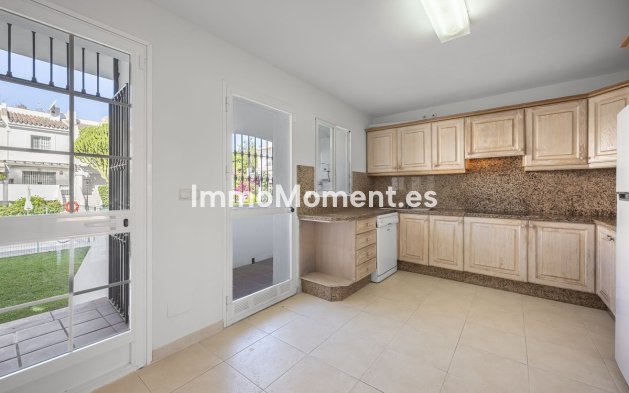 Resale - Detached villa - Marbella - Nueva Andalucía